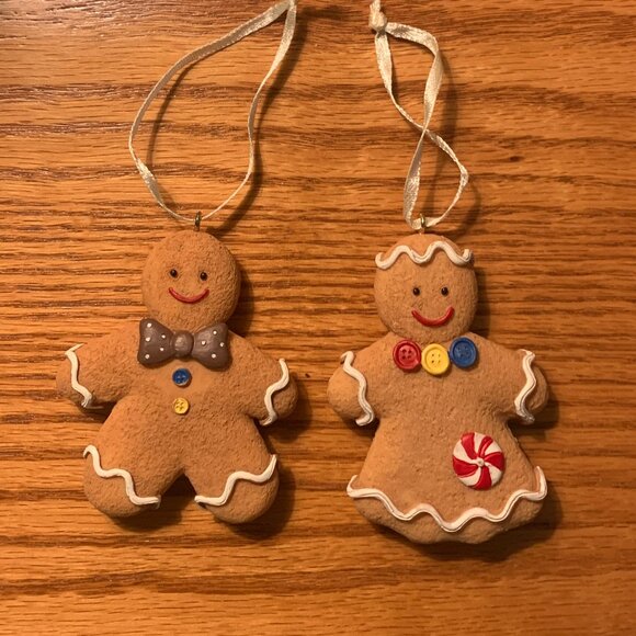 SET OF 2 GINGERBREAD FIGURES, MALE AND FEMALE, CHRISTMAS ORNAMENTS - Picture 1 of 4